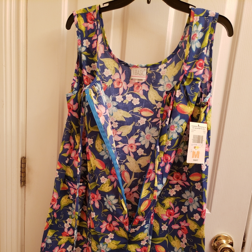 NWT Simply basic dress. - Picture 3 of 9